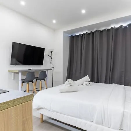 Studio De Charme Au Coeur Des Batignolles Appartamento Parigi