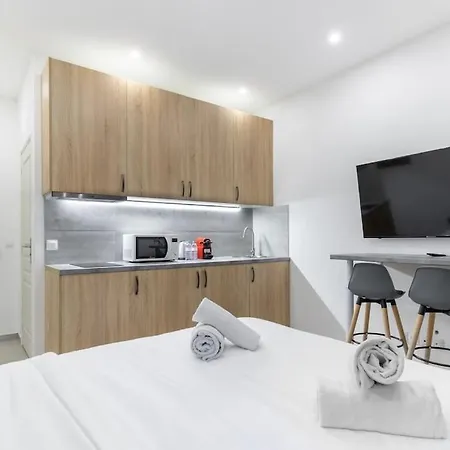 Appartamento Studio De Charme Au Coeur Des Batignolles Parigi